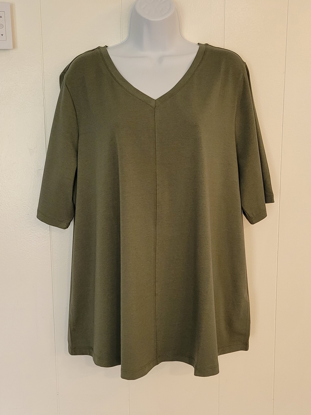 Relaxed V-Neck Short Sleeve Tunic - Olive